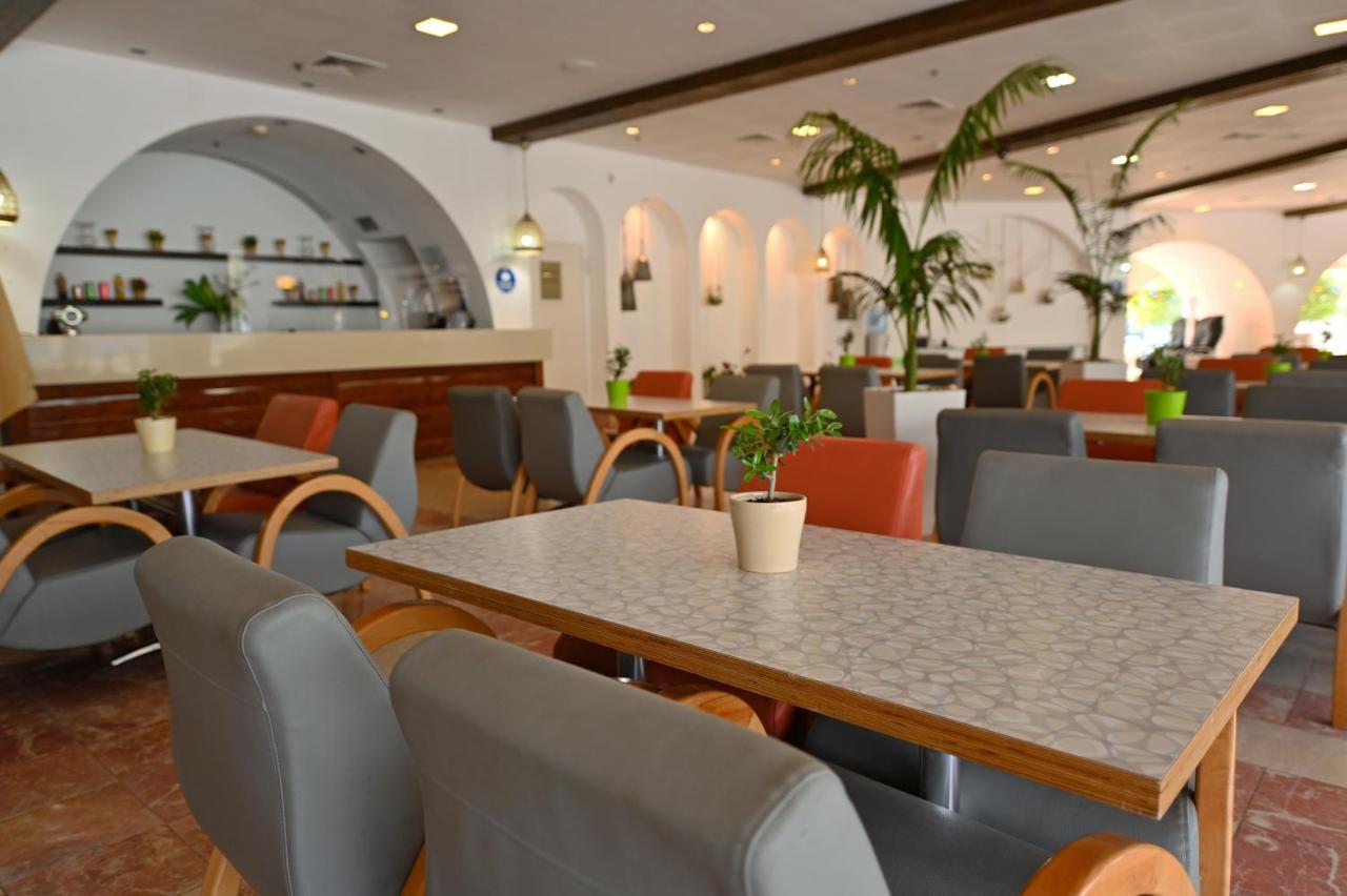 Club In Eilat - Coral Beach Villa Resort Luaran gambar